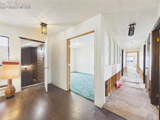 922 W McCulloch Boulevard, Pueblo West, CO 81007