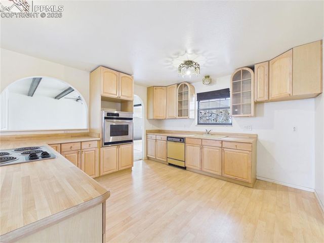 922 W McCulloch Boulevard, Pueblo West, CO 81007