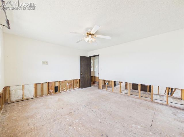 922 W McCulloch Boulevard, Pueblo West, CO 81007