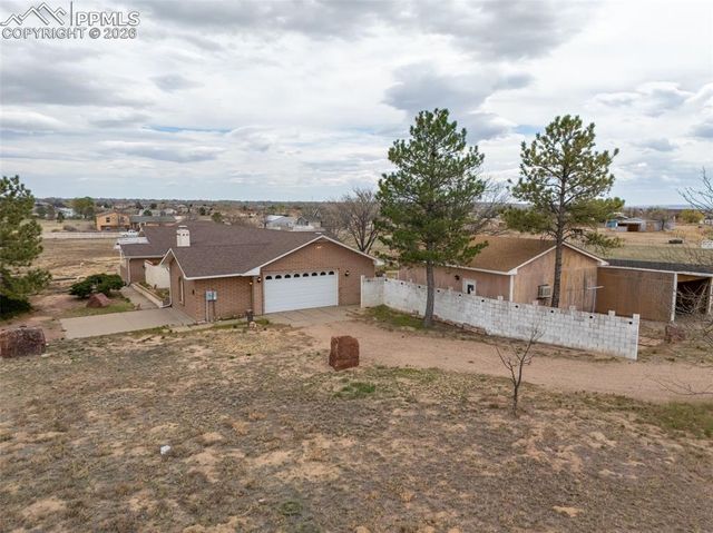 922 W McCulloch Boulevard, Pueblo West, CO 81007