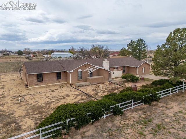 922 W McCulloch Boulevard, Pueblo West, CO 81007