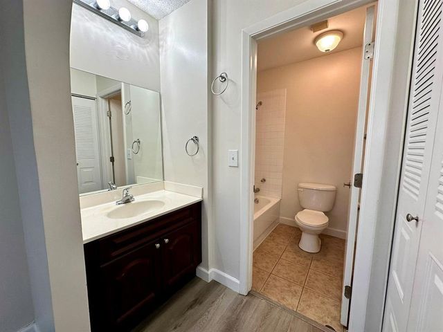 5641 RIVERSIDE Drive 306B1, Coral Springs, FL 33067