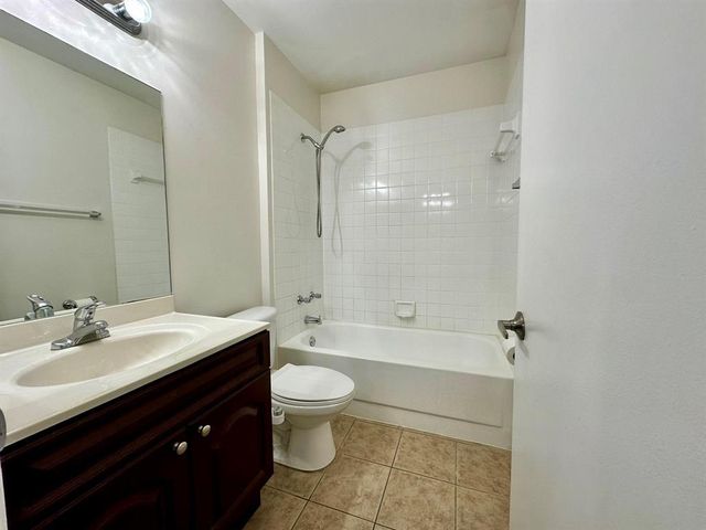 5641 RIVERSIDE Drive 306B1, Coral Springs, FL 33067