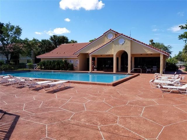 5641 RIVERSIDE Drive 306B1, Coral Springs, FL 33067