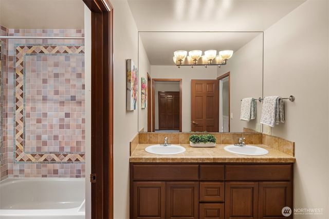 26319 NE 34th Street, Redmond, WA 98053