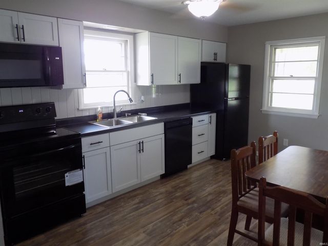 8355 Oak Grove Road, Newburgh, IN 47630