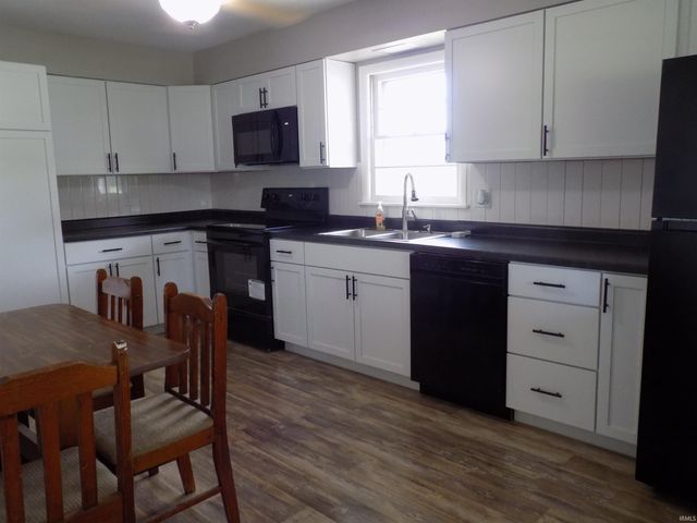 8355 Oak Grove Road, Newburgh, IN 47630