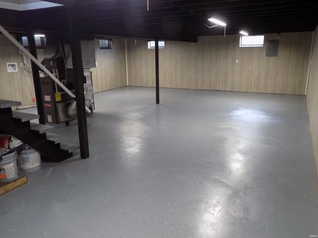8355 Oak Grove Road, Newburgh, IN 47630
