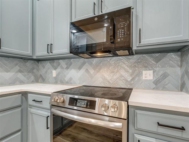 825 Oak Creek Drive, Oklahoma City, OK 73160