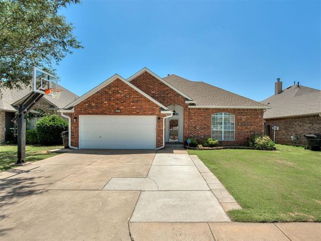 825 Oak Creek Drive, Oklahoma City, OK 73160