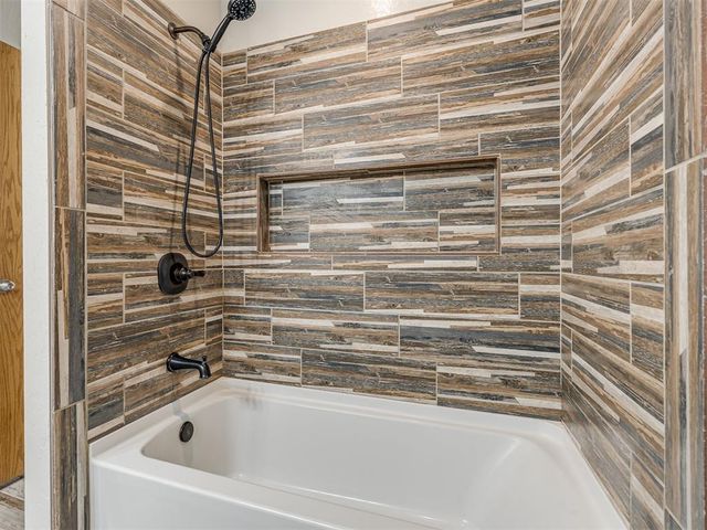 825 Oak Creek Drive, Oklahoma City, OK 73160