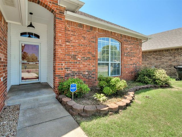 825 Oak Creek Drive, Oklahoma City, OK 73160