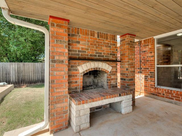 825 Oak Creek Drive, Oklahoma City, OK 73160