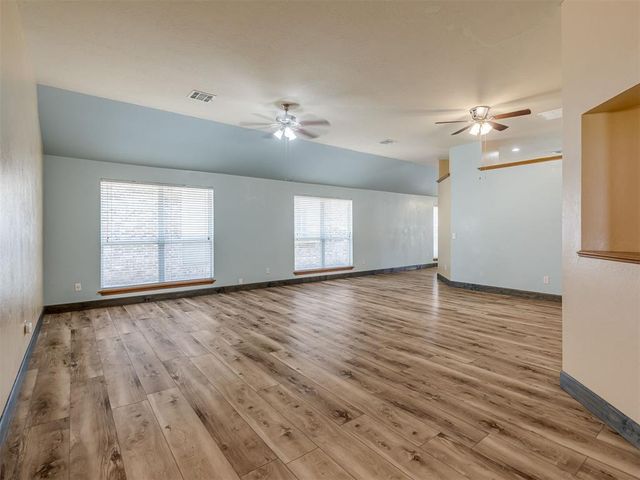 825 Oak Creek Drive, Oklahoma City, OK 73160