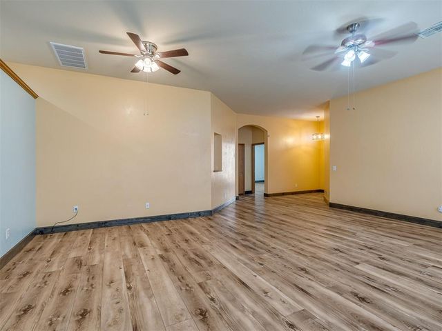 825 Oak Creek Drive, Oklahoma City, OK 73160