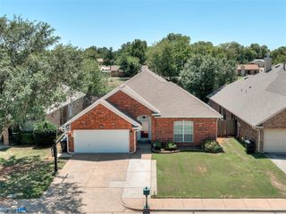 825 Oak Creek Drive, Oklahoma City, OK 73160