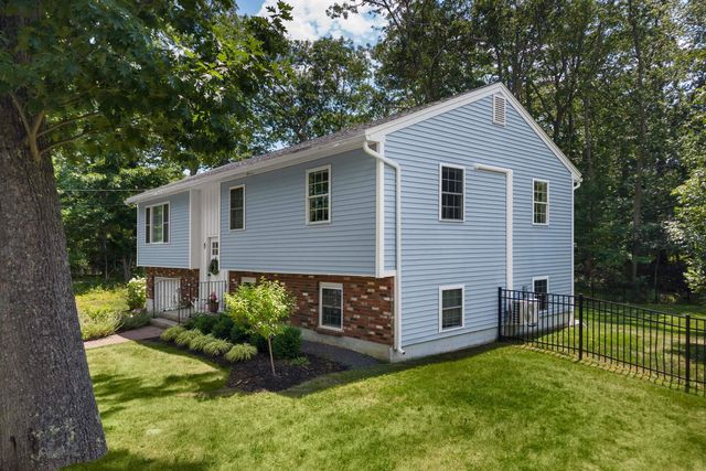 19 Sheru Lane, York, ME 03909