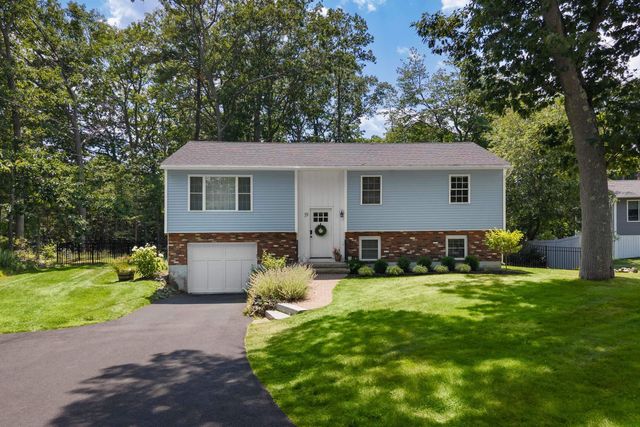 19 Sheru Lane, York, ME 03909