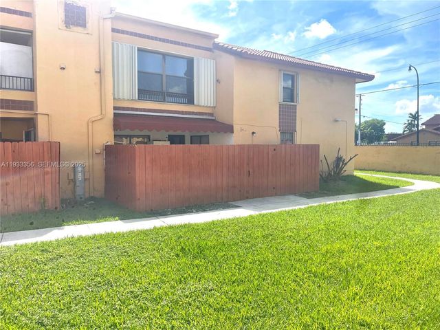 10897 NW 7th St 14-29, Miami, FL 33172