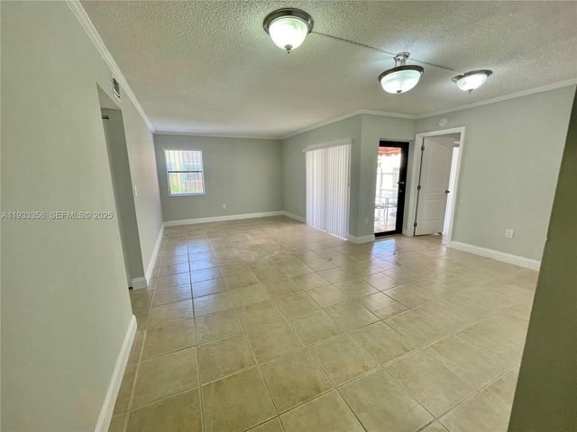 10897 NW 7th St 14-29, Miami, FL 33172