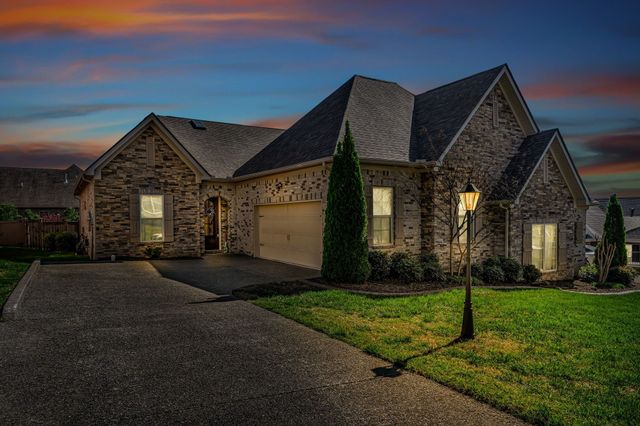 157 Cobbler Cir, Hendersonville, TN 37075