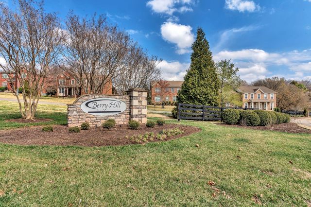 157 Cobbler Cir, Hendersonville, TN 37075