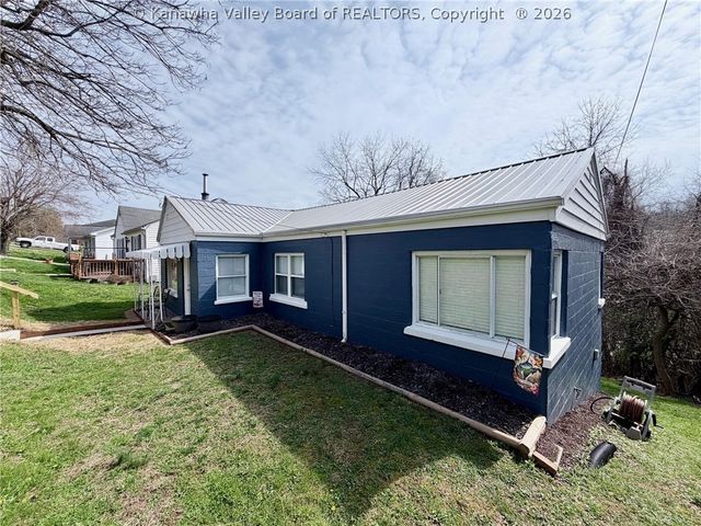 120 PINE Street, Dunbar, WV 25064