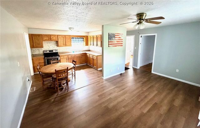 120 PINE Street, Dunbar, WV 25064