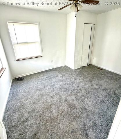 120 PINE Street, Dunbar, WV 25064