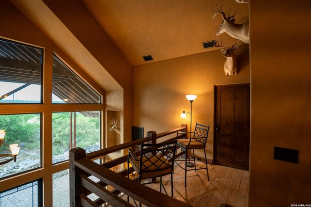 225 Valley View Dr, Comfort, TX 78013
