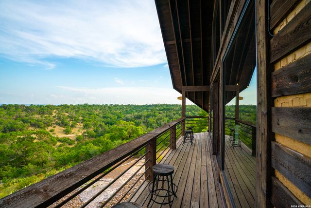 225 Valley View Dr, Comfort, TX 78013