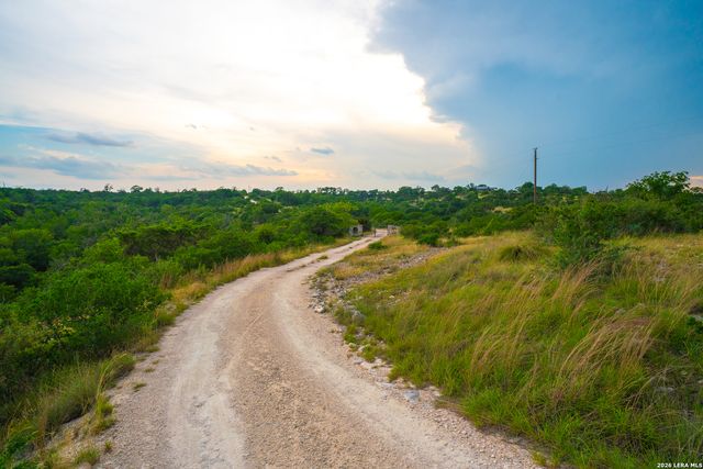 225 Valley View Dr, Comfort, TX 78013