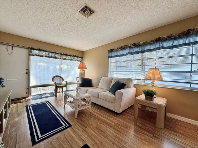 4315 TAHITIAN GARDENS CIRCLE H, Holiday, FL 34691