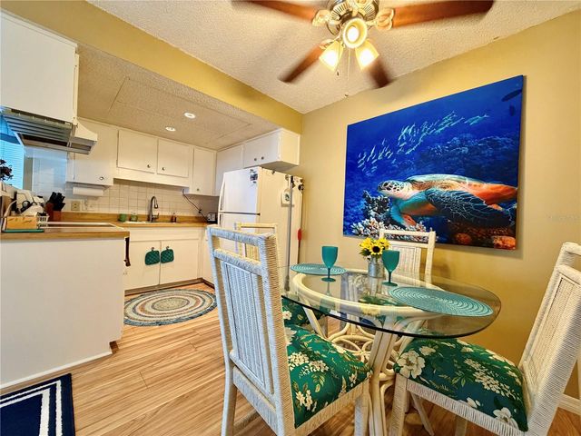 4315 TAHITIAN GARDENS CIRCLE H, Holiday, FL 34691