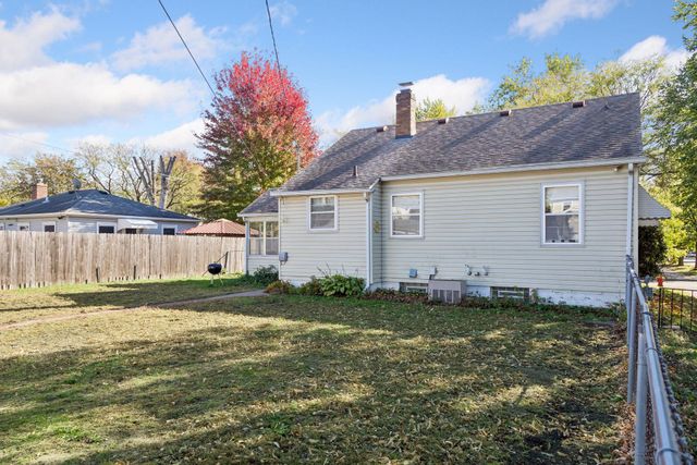 977 Scheffer Avenue, Saint Paul, MN 55102