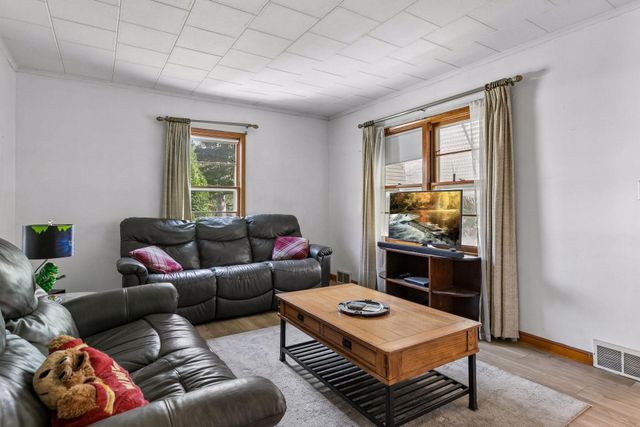 977 Scheffer Avenue, Saint Paul, MN 55102