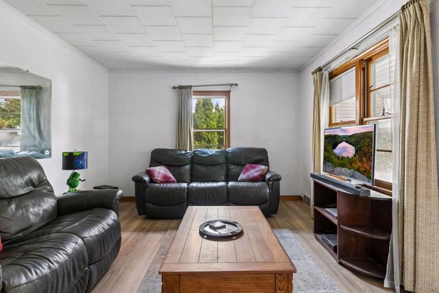 977 Scheffer Avenue, Saint Paul, MN 55102