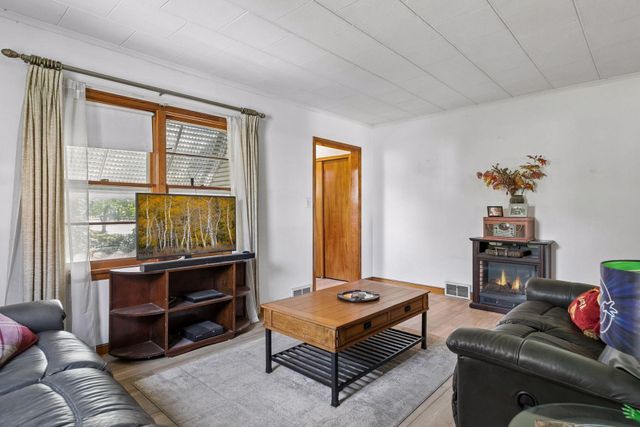 977 Scheffer Avenue, Saint Paul, MN 55102