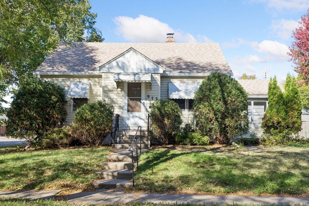 977 Scheffer Avenue, Saint Paul, MN 55102