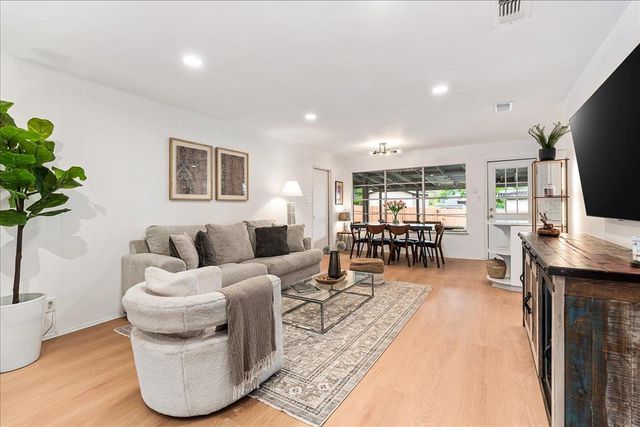 9807 Dallum DR, Austin, TX 78753