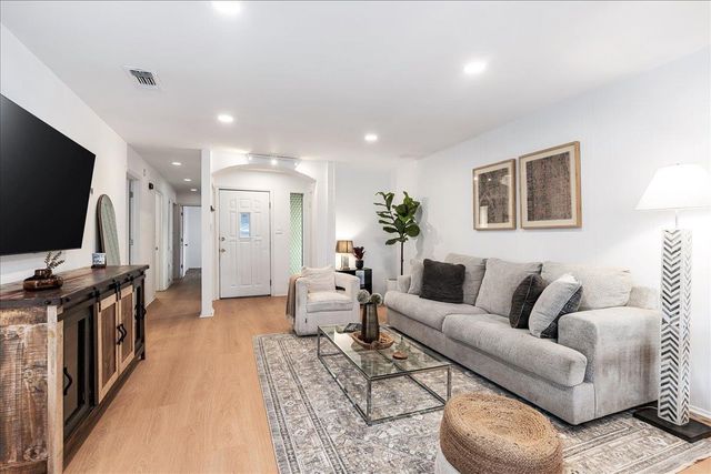 9807 Dallum DR, Austin, TX 78753