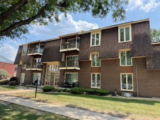 5721 W 103rd Street 304, Oak Lawn, IL 60453