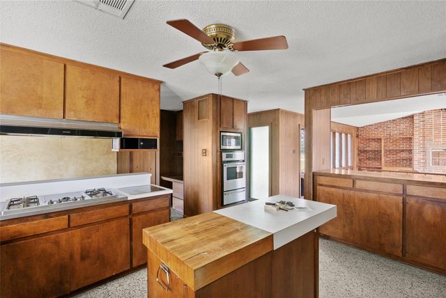 16121 Fm 2620 Road, Bedias, TX 77831