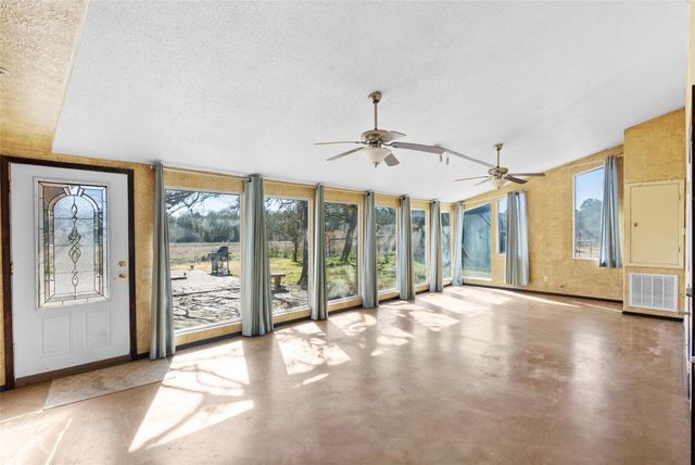 16121 Fm 2620 Road, Bedias, TX 77831