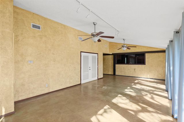 16121 Fm 2620 Road, Bedias, TX 77831