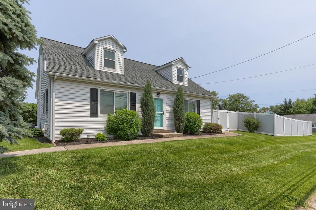 212 S LINGLE AVENUE, Palmyra, PA 17078