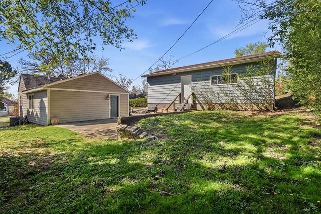 327 Kenwood Drive, Round Lake Park, IL 60073