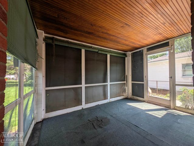 2168 Allard Road, Grosse Pointe Woods, MI 48236