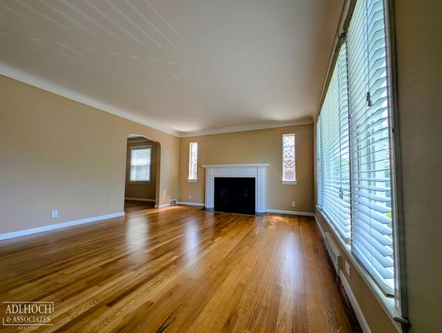 2168 Allard Road, Grosse Pointe Woods, MI 48236