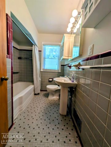 2168 Allard Road, Grosse Pointe Woods, MI 48236